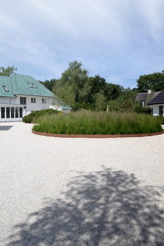 minimalistic - contemporary park garden around Nederheem | garden architecture by Andrew van Egmond